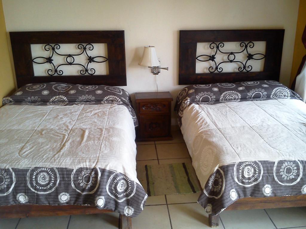 Hotel Los Balcones Parras de la Fuente Chambre photo